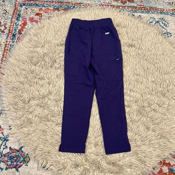 Figs purple scrub pants size XXS petite - Picture 6 of 6